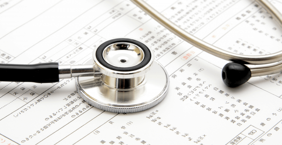 聴診器と問診票