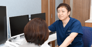 診察中のドクター